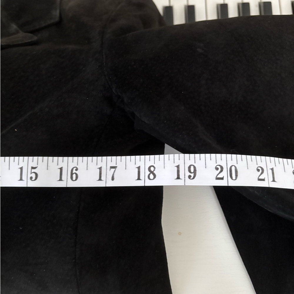 Danier Women's Suede Leather Black Blazer with Triple Buckle Detail - Picture 11 of 13